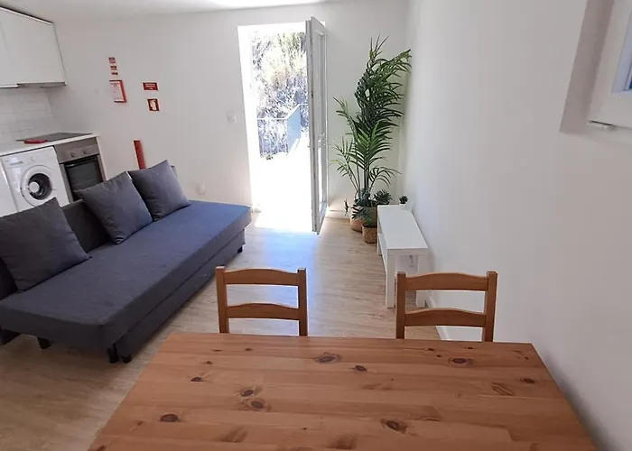 Serafina 3Rd Floor 2Br With Swimingpool And Terrace