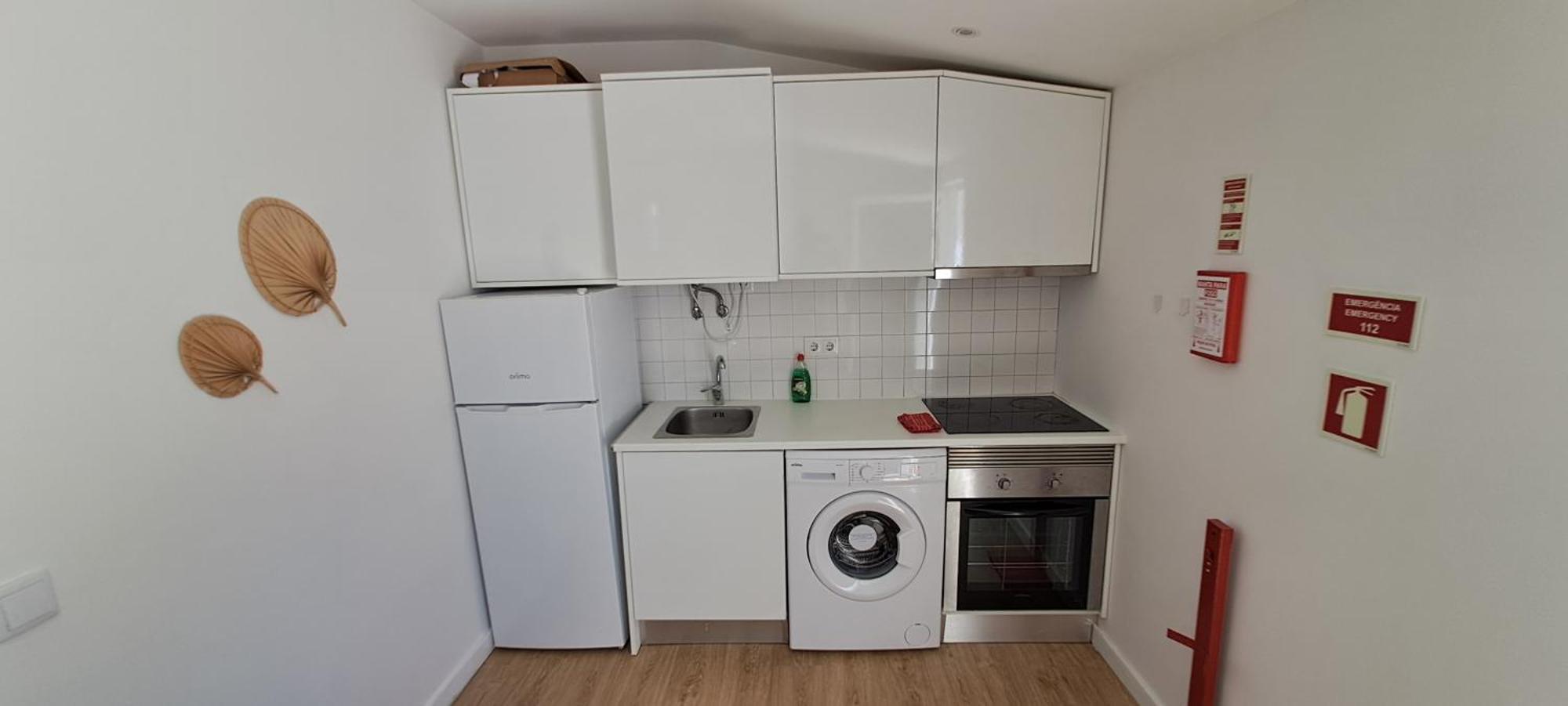 Serafina 3rd Floor 2br With Swimingpool And Terrace * Lisboa