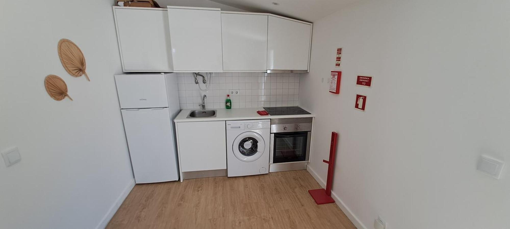 Serafina 3rd Floor 2br With Swimingpool And Terrace * Lisboa